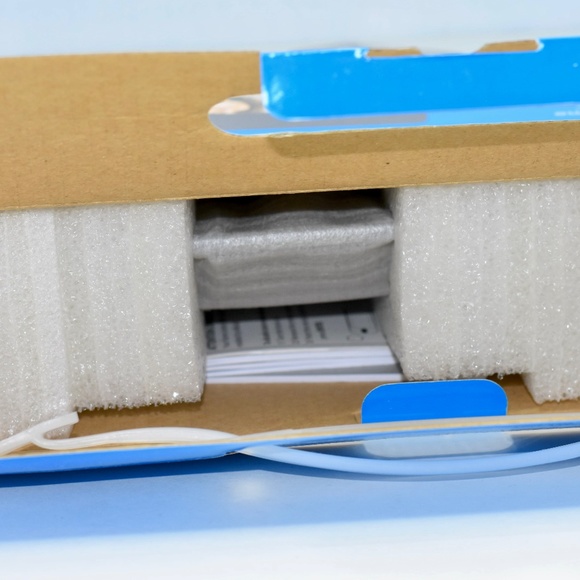 New Dynex 7” Digital Picture Frame with Remote DX-DPF07-12L Item Never Used - Picture 5 of 8